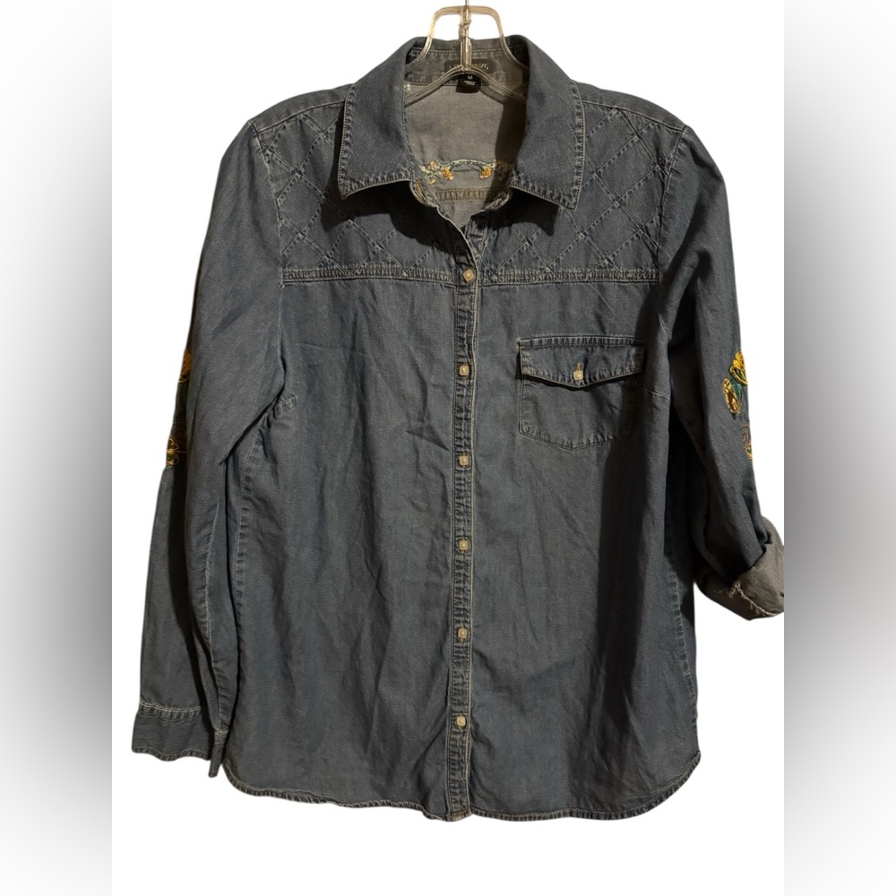 I heart ronson Embroidered flowers button up chambray ladies medium